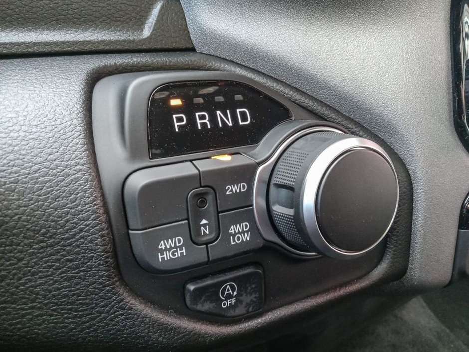 2025 Ram 1500 SXT TRADESMAN IN BRIGHT WHITE EQUIPPED WITH A 3.6L V6 W/ETORQUE , 4X4 , 8SPD AUTO , TRADESMAN LVL 1 , SXT APPEARANCE GROUP , AC-16