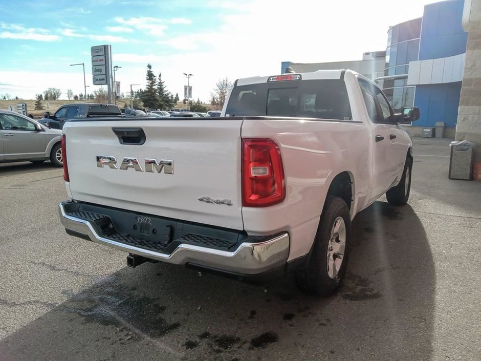 2025 Ram 1500 SXT TRADESMAN IN BRIGHT WHITE EQUIPPED WITH A 3.6L V6 W/ETORQUE , 4X4 , 8SPD AUTO , TRADESMAN LVL 1 , SXT APPEARANCE GROUP , AC-24