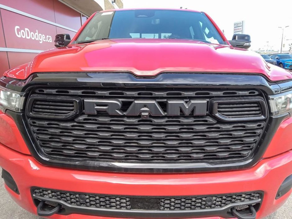 2025 Ram 1500 BIG HORN NIGHT EDITION IN FLAME RED EQUIPPED WITH A 3.0L TWIN TURBO I6 , 4X4 , 8SPD AUTO , 125L TANK , PANO SUNROOF , TONNEAU CO-8