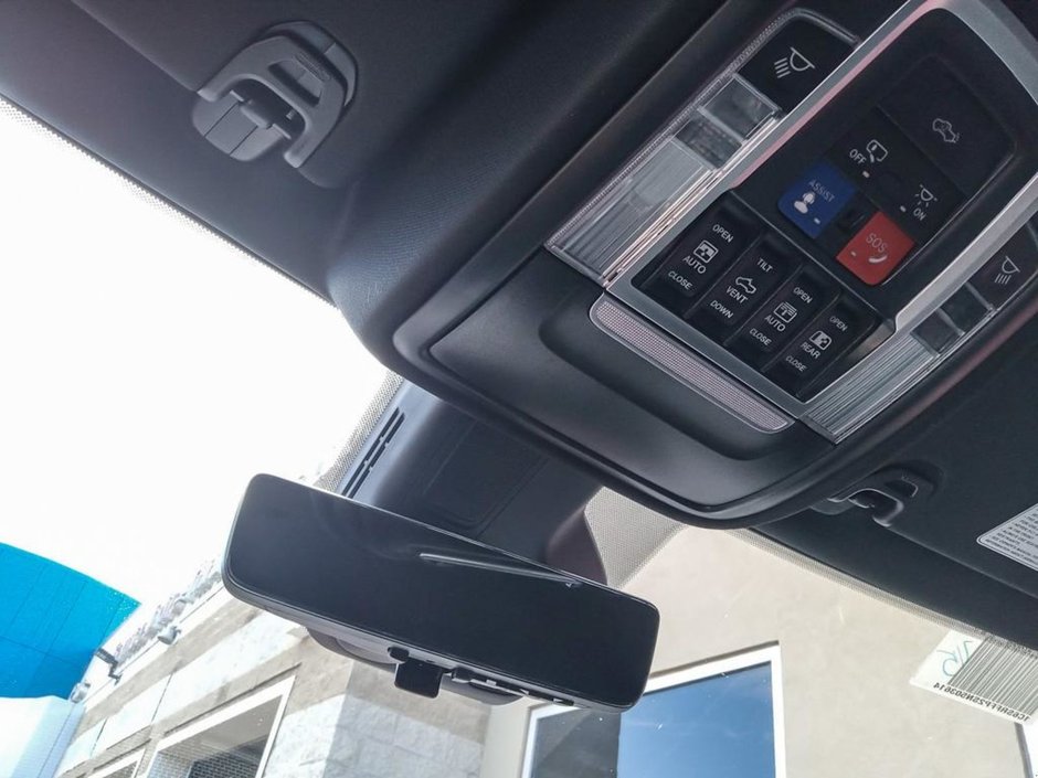 2025 Ram 1500 BIG HORN NIGHT EDITION IN FLAME RED EQUIPPED WITH A 3.0L TWIN TURBO I6 , 4X4 , 8SPD AUTO , 125L TANK , PANO SUNROOF , TONNEAU CO-19