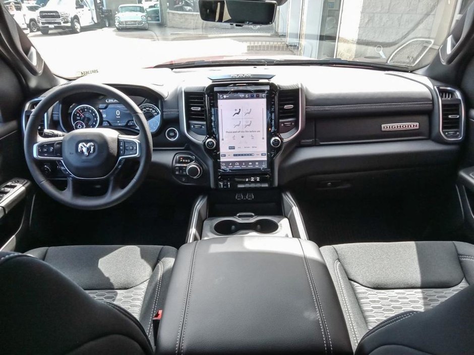 2025 Ram 1500 BIG HORN NIGHT EDITION IN FLAME RED EQUIPPED WITH A 3.0L TWIN TURBO I6 , 4X4 , 8SPD AUTO , 125L TANK , PANO SUNROOF , TONNEAU CO-22