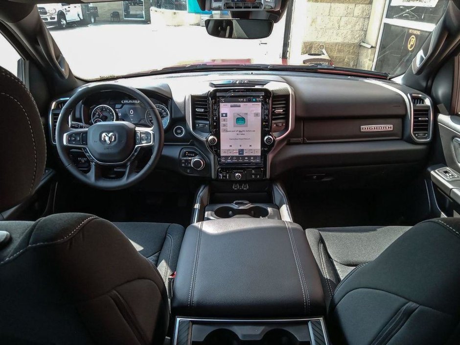 2025 Ram 1500 BIG HORN NIGHT EDITION IN FLAME RED EQUIPPED WITH A 3.0L TWIN TURBO I6 , 4X4 , 8SPD AUTO , PANO SUNROOF , TONNEAU COVER , BIG HO-22