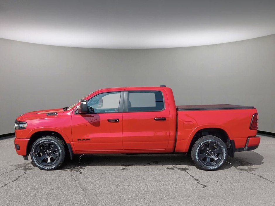 2025 Ram 1500 BIG HORN NIGHT EDITION IN FLAME RED EQUIPPED WITH A 3.0L TWIN TURBO I6 , 4X4 , 8SPD AUTO , PANO SUNROOF , TONNEAU COVER , BIG HO-2