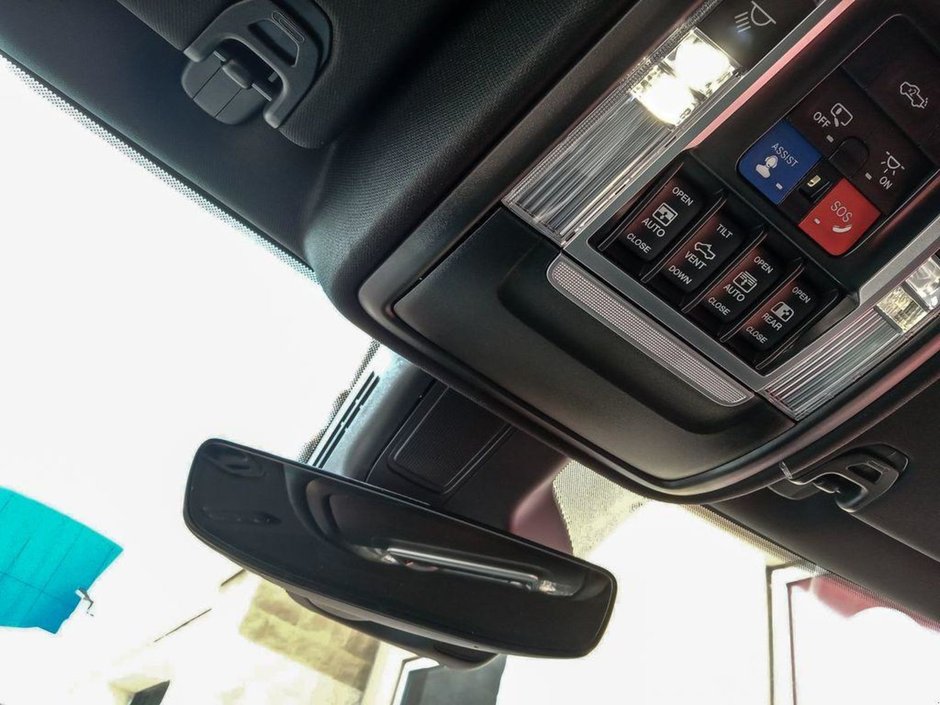 2025 Ram 1500 BIG HORN NIGHT EDITION IN FLAME RED EQUIPPED WITH A 3.0L TWIN TURBO I6 , 4X4 , 8SPD AUTO , PANO SUNROOF , TONNEAU COVER , BIG HO-19