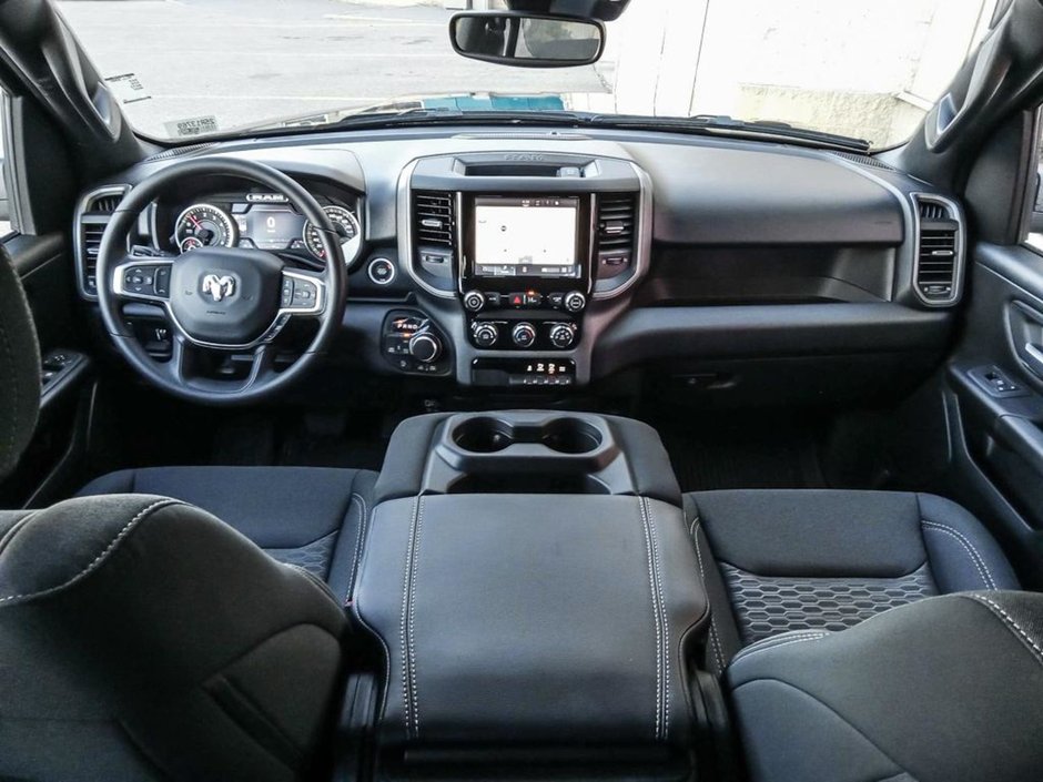 2025 Ram 1500 WARLOCK IN DIAMOND BLACK EQUIPPED WITH A 3.0L TWIN TURBO HURRICANE I6 , 4X4 , 8SPD AUTO , BACKUP CAM , PERF SHOCK ABSORBERS , 18-22