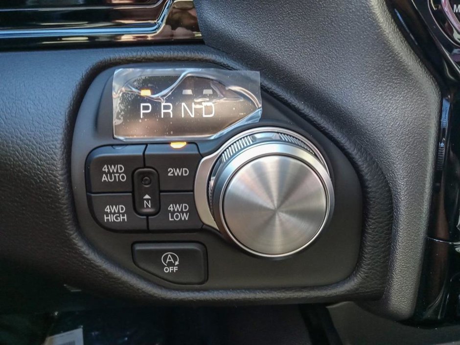 2025 Ram 1500 SPORT NIGHT EDITION IN DIAMOND BLACK EQUIPPED WITH A 3.0L TWIN TURBO I6 , 4X4 , 8SPD AUTO , PANORAMIC SUNROOF , SPORT LVL 1 , LE-16