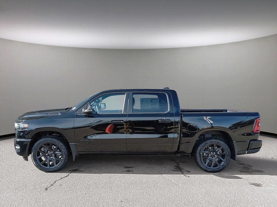 2025 Ram 1500 SPORT NIGHT EDITION IN DIAMOND BLACK EQUIPPED WITH A 3.0L TWIN TURBO I6 , 4X4 , 8SPD AUTO , PANORAMIC SUNROOF , SPORT LVL 1 , LE-2