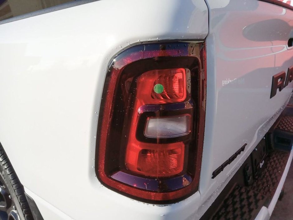 2025 Ram 1500 SPORT NIGHT EDITION IN BRIGHT WHITE EQUIPPED WITH A 3.0L TWIN TURBO I6 , 4X4 , 8SPD AUTO , TECH GROUP , TRAILER TOW GROUP , SPOR-10