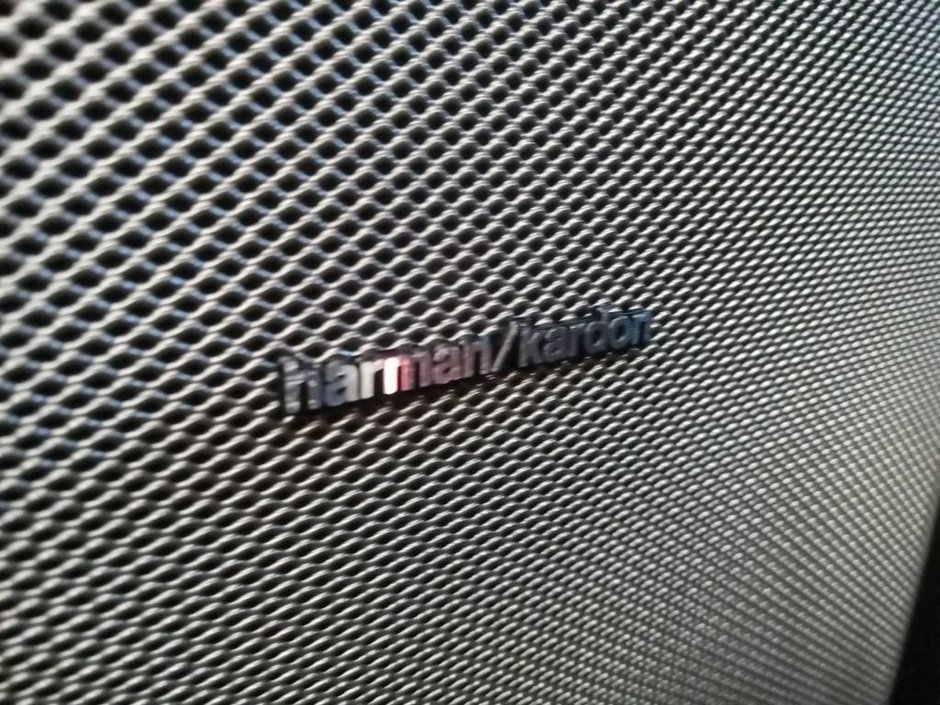 2025 Ram 1500 SPORT NIGHT EDITION IN BRIGHT WHITE EQUIPPED WITH A 3.0L TWIN TURBO I6 , 4X4 , 8SPD AUTO , TECH GROUP , TRAILER TOW GROUP , SPOR-25