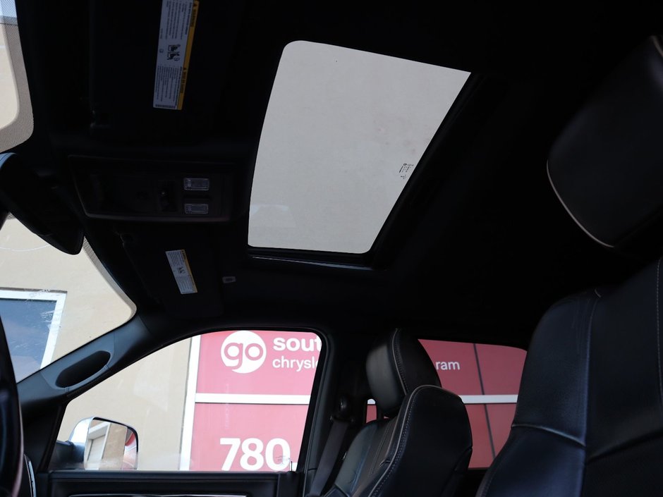 2017 Ram 2500 LIMITED MEGA CAB IN RED PEARL EQUIPPED WITH A 6.7L CUMMINS TURBO DIESEL I6 , 4X4 , 6SPD AUTO , REAR AUTO LVL AIR SUSPENSION , SU-19