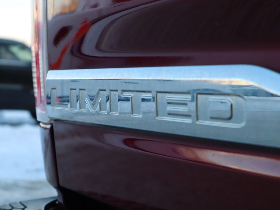 2017 Ram 2500 LIMITED MEGA CAB IN RED PEARL EQUIPPED WITH A 6.7L CUMMINS TURBO DIESEL I6 , 4X4 , 6SPD AUTO , REAR AUTO LVL AIR SUSPENSION , SU-14