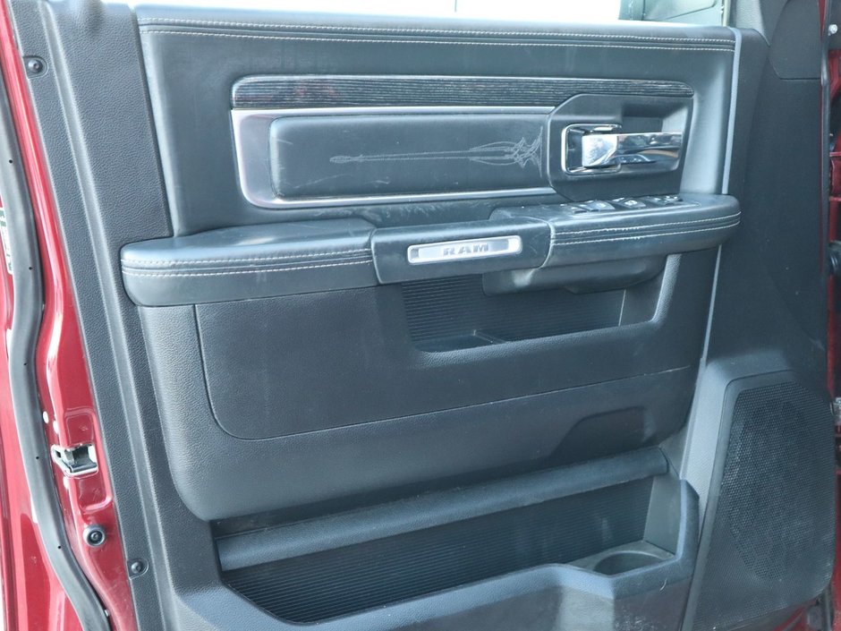 2017 Ram 2500 LIMITED MEGA CAB IN RED PEARL EQUIPPED WITH A 6.7L CUMMINS TURBO DIESEL I6 , 4X4 , 6SPD AUTO , REAR AUTO LVL AIR SUSPENSION , SU-16