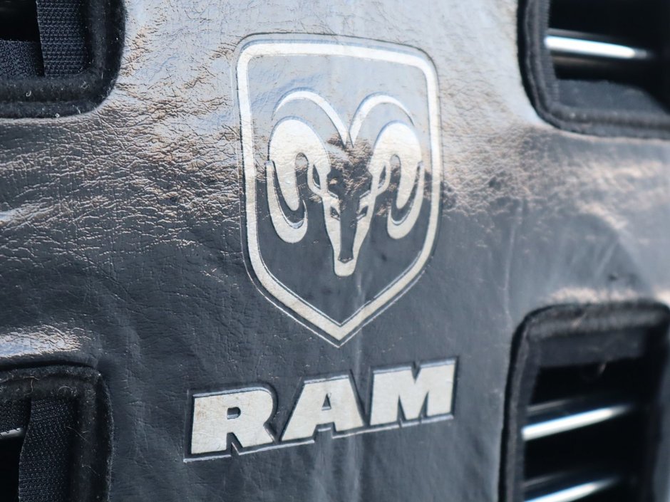 2017 Ram 2500 LIMITED MEGA CAB IN RED PEARL EQUIPPED WITH A 6.7L CUMMINS TURBO DIESEL I6 , 4X4 , 6SPD AUTO , REAR AUTO LVL AIR SUSPENSION , SU-2