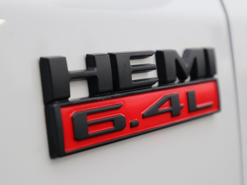 2019 Ram 2500 POWER WAGON IN BRIGHT WHITE EQUIPPED WITH A 6.4L HEMI V8 , 4X4 , 8SPD AUTO , 12INCH W/NAV , 17 SPEAKER HIGH PERF AUDIO , SUNROOF-12