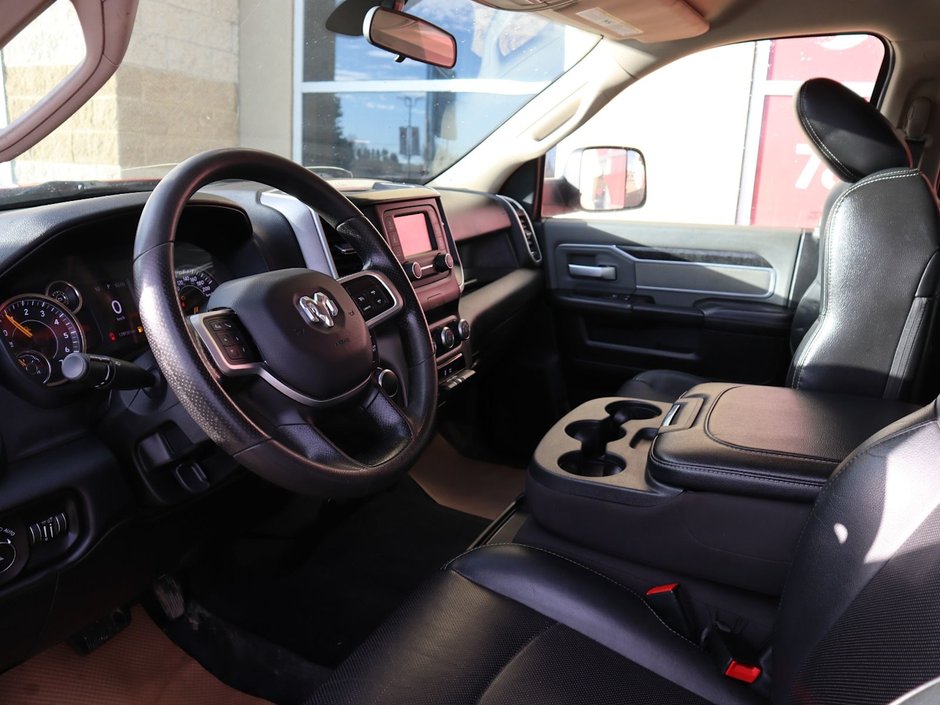 2019 Ram 2500 CREW CAB IN FLAME RED EQUIPPED WITH A 6.4L HEMI V8 , 4X4 , 8SPD AUTO , PROTECTION GROUP , 18INCH RIMS , 6SPEAKER AUDIO , AC-15