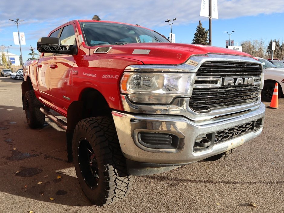 2019 Ram 2500 CREW CAB IN FLAME RED EQUIPPED WITH A 6.4L HEMI V8 , 4X4 , 8SPD AUTO , PROTECTION GROUP , 18INCH RIMS , 6SPEAKER AUDIO , AC-10