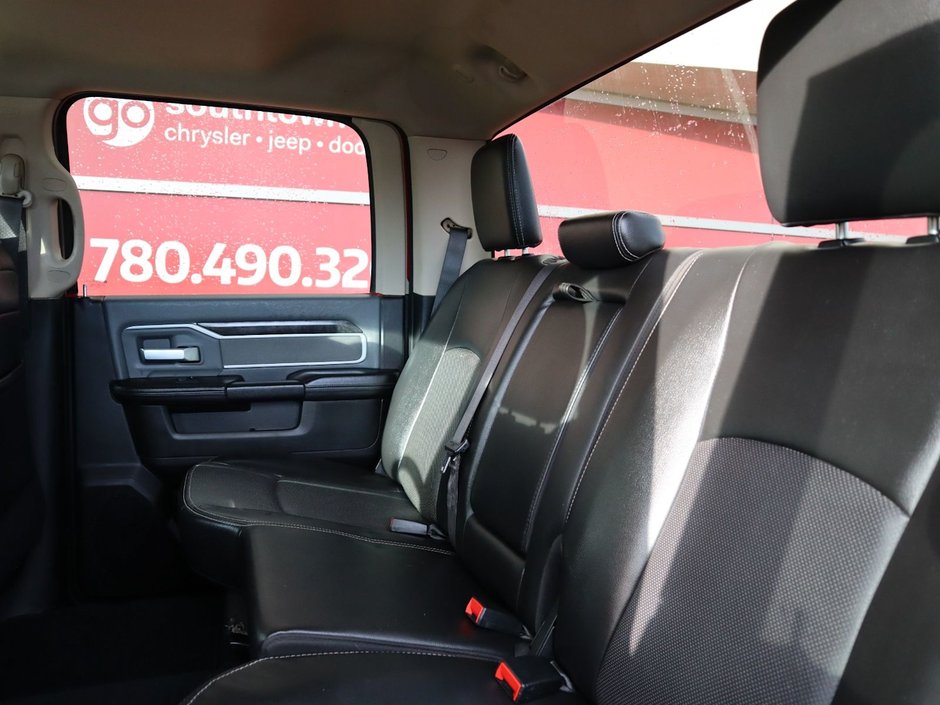 2019 Ram 2500 CREW CAB IN FLAME RED EQUIPPED WITH A 6.4L HEMI V8 , 4X4 , 8SPD AUTO , PROTECTION GROUP , 18INCH RIMS , 6SPEAKER AUDIO , AC-19