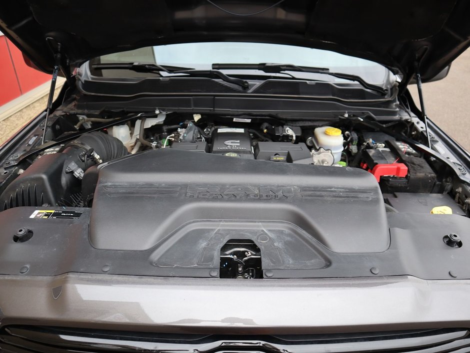 2023 Ram 2500 LARAMIE MEGA CAB NIGHT EDITION IN GRANITE CRYSTAL EQUIPPED WITH A 6.7L CUMMINS TURBO DIESEL I6 , 4X4 , 6SPD AUTO , SUNROOF , LAR-32