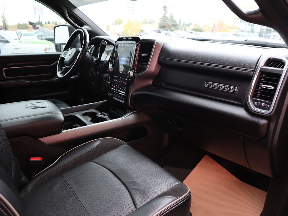 2023 Ram 2500 LARAMIE MEGA CAB NIGHT EDITION IN GRANITE CRYSTAL EQUIPPED WITH A 6.7L CUMMINS TURBO DIESEL I6 , 4X4 , 6SPD AUTO , SUNROOF , LAR-24