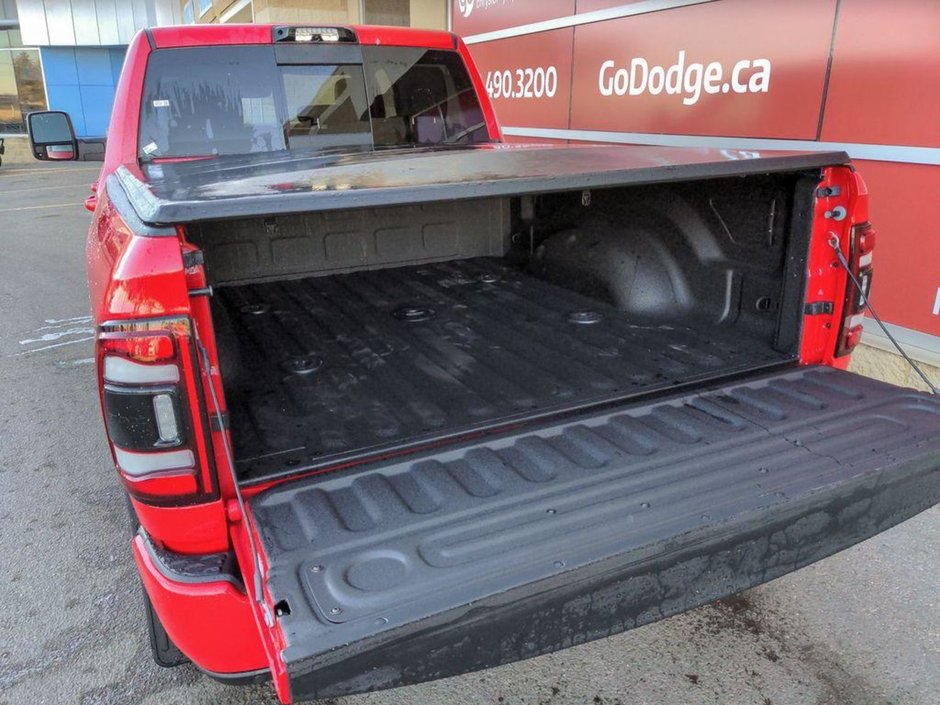 2024 Ram 2500 LARAMIE NIGHT EDITION, 6.7L CUMMINS TURBO DIESEL I-6, SUNROOF, HTD/VNTD FRONT SEATS, ADAPTIVVE CRUISE W/ STOP'N'GO, TRI-FOLD TON-11