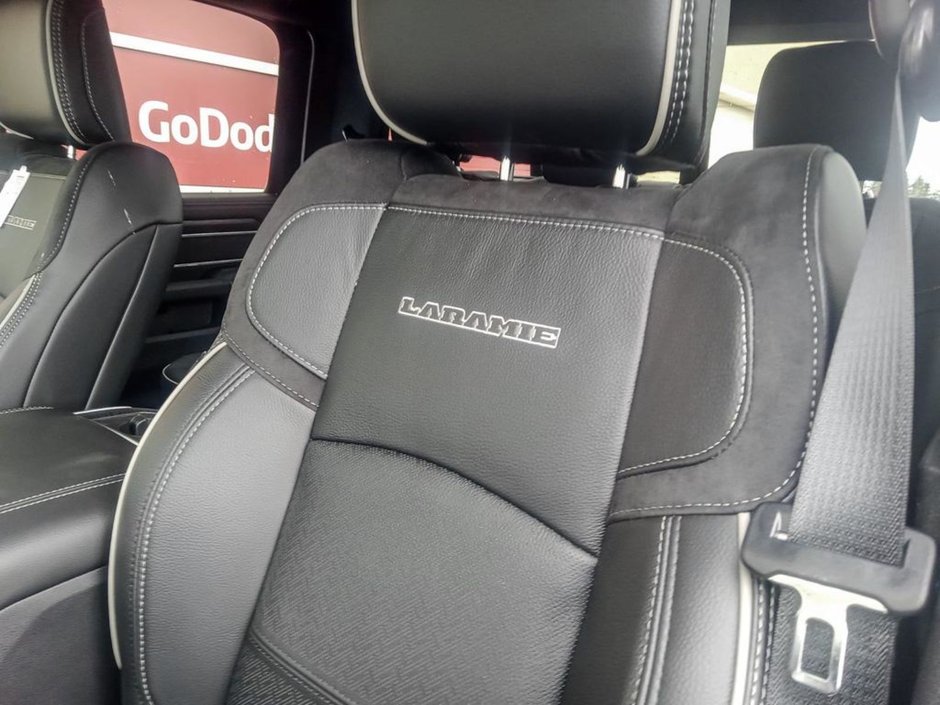 2024 Ram 2500 LARAMIE NIGHT EDITION IN BRIGHT WHITE EQUIPPED WITH A 6.7L CUMMINS TURBO DIESEL I6 , 4X4 , 6SPD AUTO , SUNROOF , LARAIE LEVEL B-19