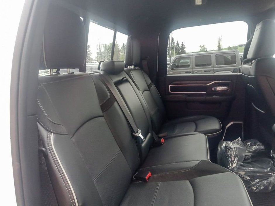 2024 Ram 2500 LARAMIE NIGHT EDITION IN BRIGHT WHITE EQUIPPED WITH A 6.7L CUMMINS TURBO DIESEL I6 , 4X4 , 6SPD AUTO , SUNROOF , LARAIE LEVEL B-22