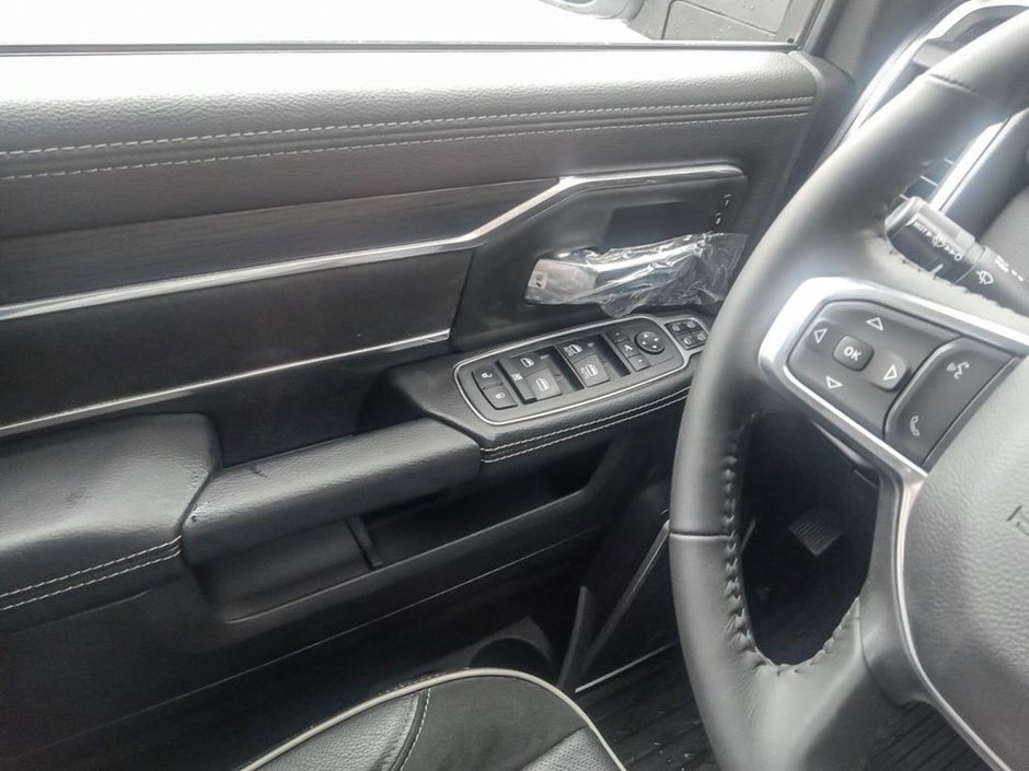 2024 Ram 2500 LARAMIE NIGHT EDITION IN BRIGHT WHITE EQUIPPED WITH A 6.7L CUMMINS TURBO DIESEL I6 , 4X4 , 6SPD AUTO , SUNROOF , LARAIE LEVEL B-16