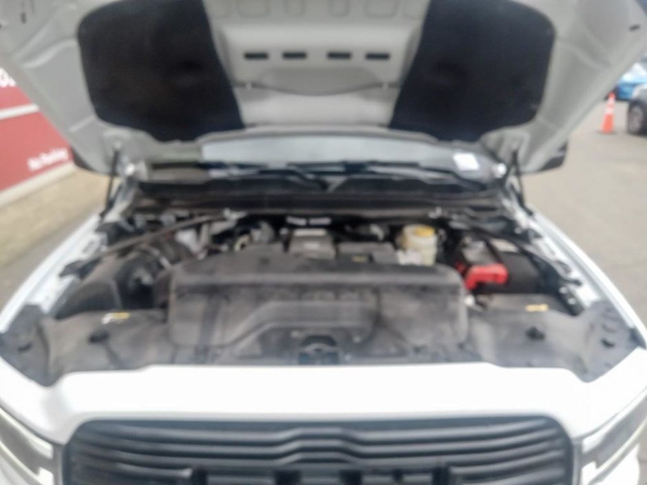 2024 Ram 2500 LARAMIE NIGHT EDITION IN BRIGHT WHITE EQUIPPED WITH A 6.7L CUMMINS TURBO DIESEL I6 , 4X4 , 6SPD AUTO , SUNROOF , LARAIE LEVEL B-9