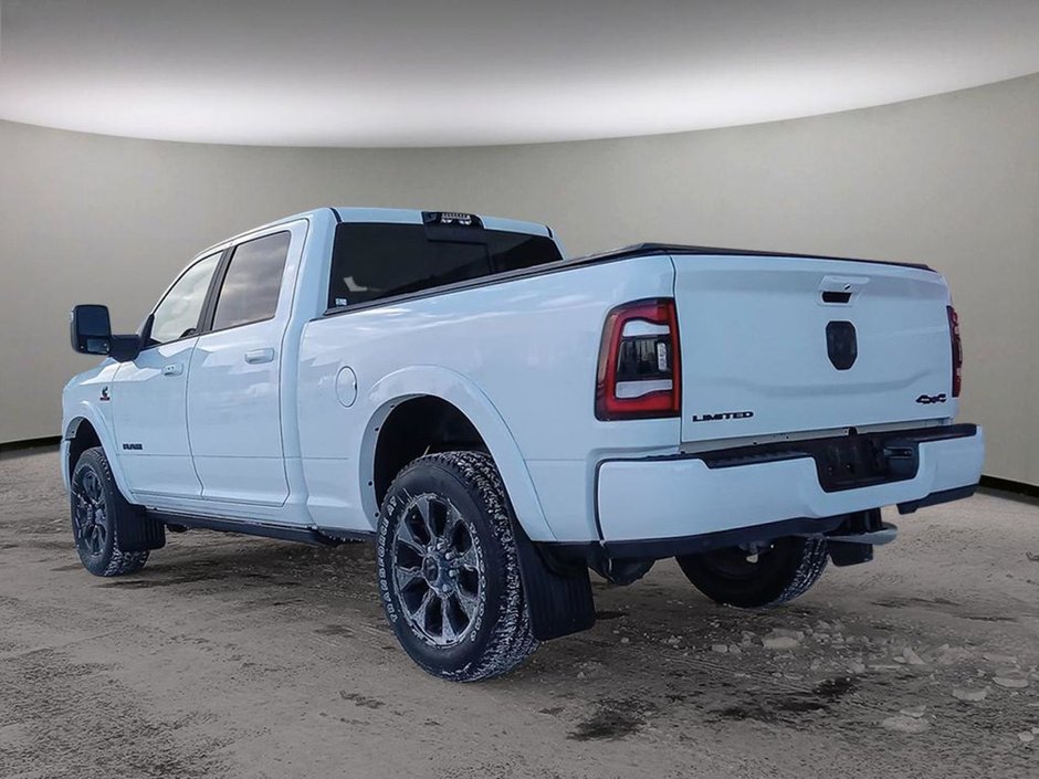 2024 Ram 2500 LIMITED NIGHT EDITION IN BRIGHT WHITE EQUIPPED WITH A 6.7L CUMMINS TURBO DIESEL , 4X4 , 6SPD AUTO , LIMITED LVL 1 , TONNEAU , SU-3