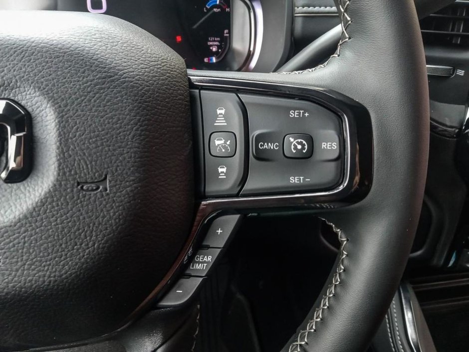 2024 Ram 2500 LIMITED IN PATRIOT BLUE PEARL EQUIPPED WITH A 6.7L CUMMINS TURBO DIESEL , 4X4 , 6SPD AUTO , SUNROOF , LIMITED LVL 1 , 5TH WHEEL-15