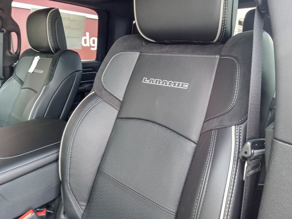 2024 Ram 2500 LARAMIE NIGHT EDITION IN GRANITE METALLIC EQUIPPED WITH A 6.7L CUMMINS TURBO DIESEL , 4X4 , 6SPD AUTO , SUNROOF , TONNEAU , LARA-18