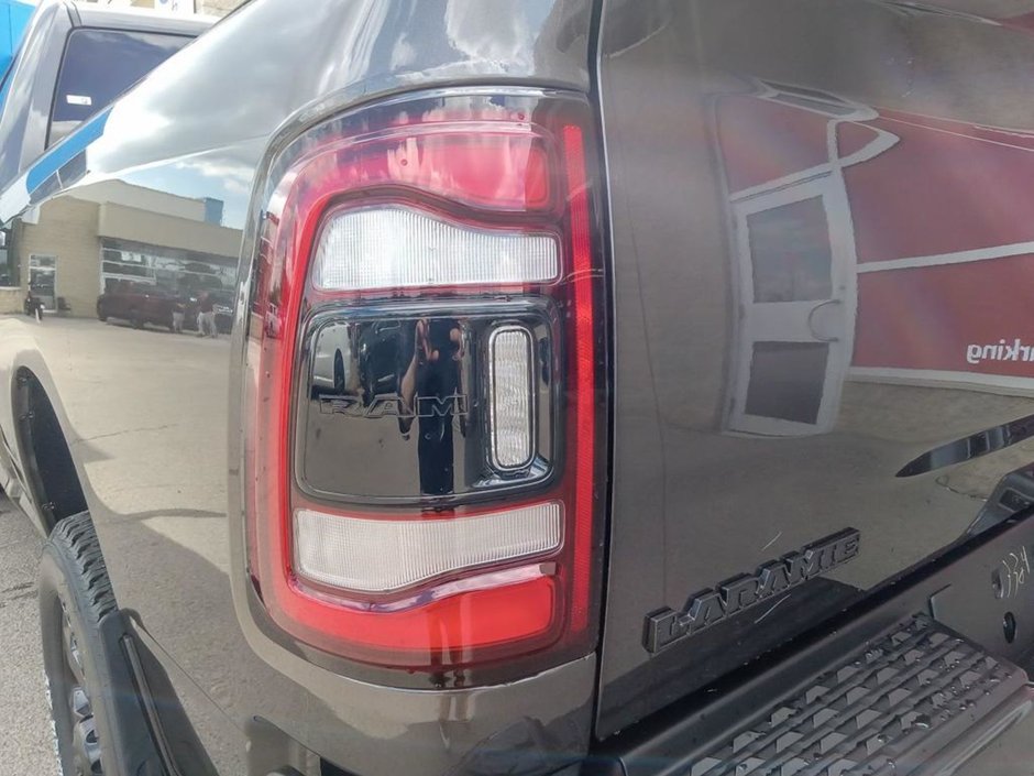 2024 Ram 2500 LARAMIE NIGHT EDITION IN GRANITE METALLIC EQUIPPED WITH A 6.7L CUMMINS TURBO DIESEL , 4X4 , 6SPD AUTO , SUNROOF , TONNEAU , LARA-10