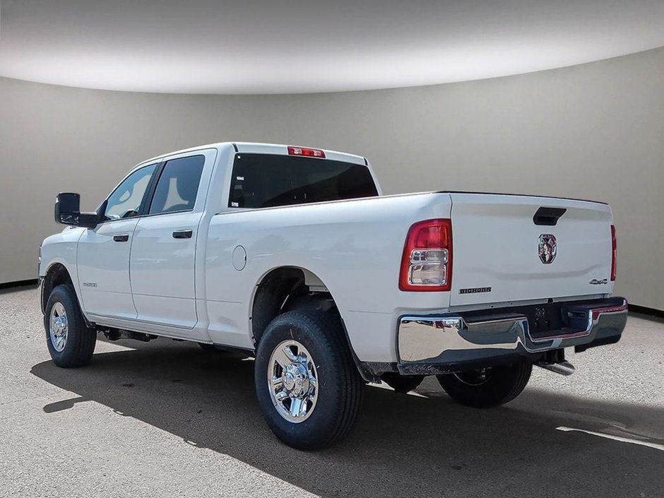2024 Ram 2500 BIG HORN IN BRIGHT WHITE EQUIPPED WITH A 6.4L HEMI V8 , 4X4 , 8SPD AUTO , PROTECTION GROUP , PUSH START , HD SHOCKS , CLASS V HI-3