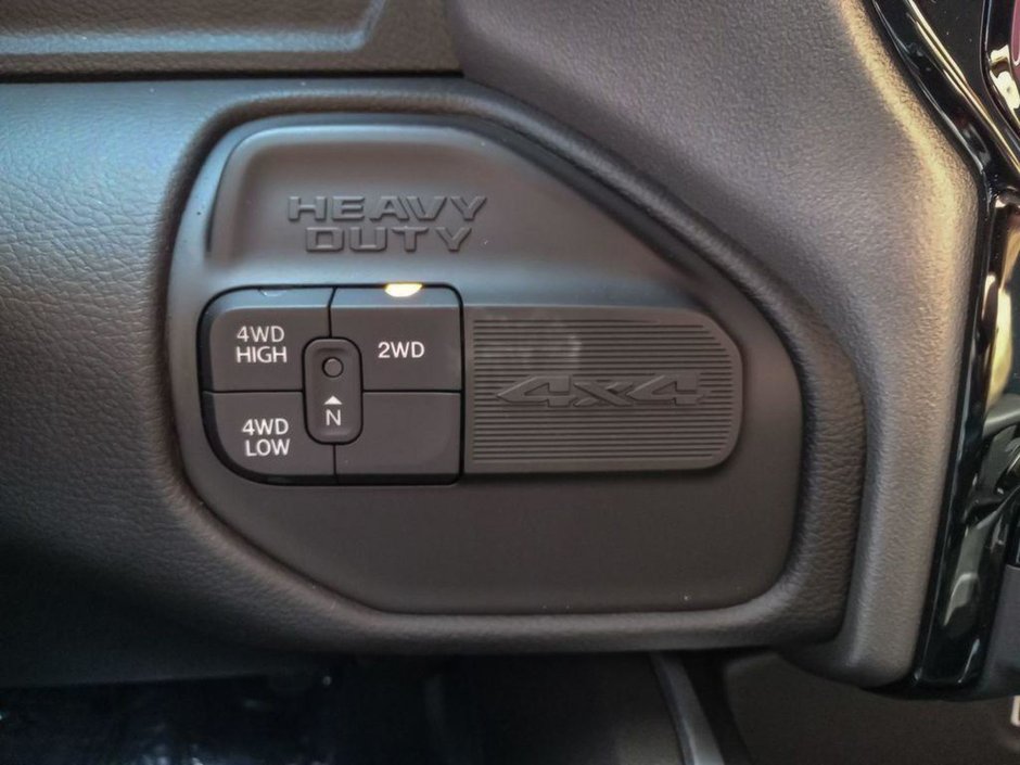 2024 Ram 2500 BIG HORN IN OMAHA ORANGE EQUIPPED WITH A 6.7L CUMMINS TURBO DIESEL I6 , 4X4 , 6SPD AUTO , 12INCH W/NAV , REMOTE START , ALPINE A-16