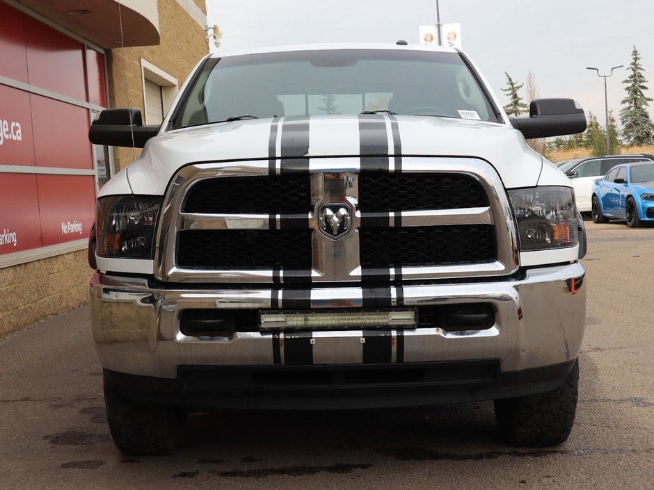 2016 Ram 3500 SLT IN BRIGHT WHITE EQUIPPED WITH A 5.7L HEMI V8 , 4X4 , 6 SPD AUTO , 6SPEAKER AUDIO , PWR WINDOWS/LOCKS , AC , CRUISE-1