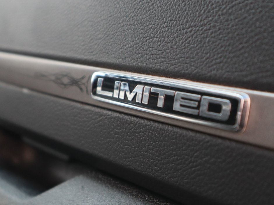 2018 Ram 3500 LIMITED IN RED PEARL EQUIPPED WITH A 6.7L CUMMINS TURBO DIESEL I6 , 4X4 , 6SPD AUTO , RUNNING BOARDS , 5TH WHEEL & GOOSENECK TOW-22