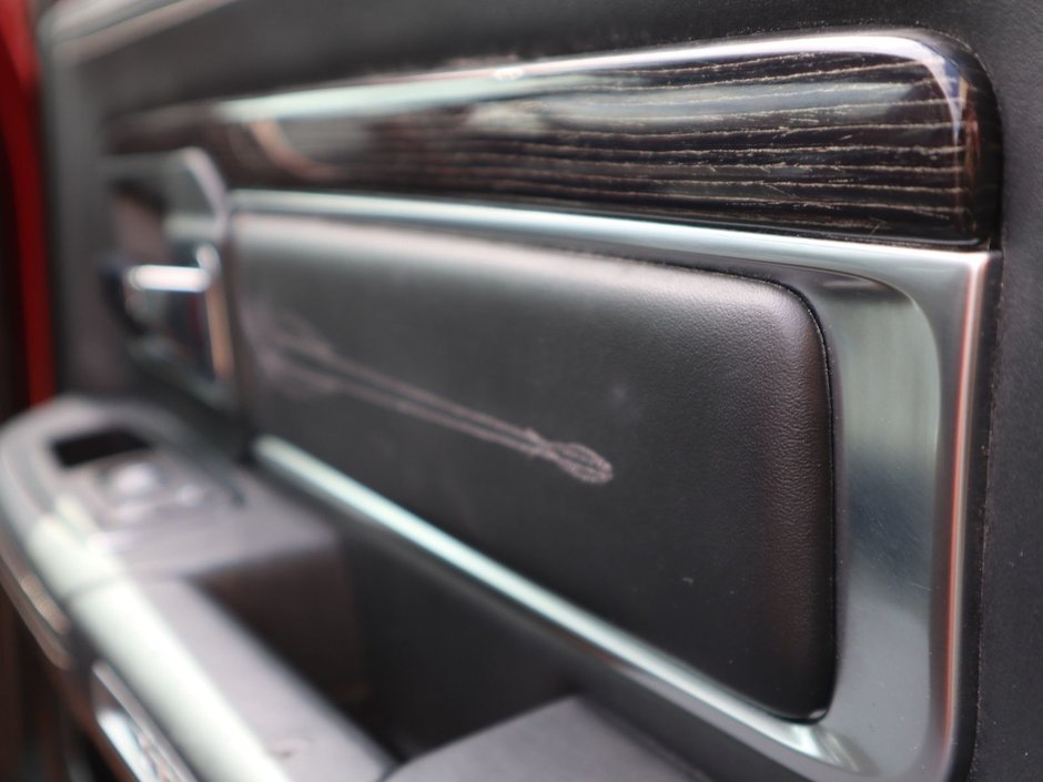 2018 Ram 3500 LIMITED IN RED PEARL EQUIPPED WITH A 6.7L CUMMINS TURBO DIESEL I6 , 4X4 , 6SPD AUTO , RUNNING BOARDS , 5TH WHEEL & GOOSENECK TOW-23