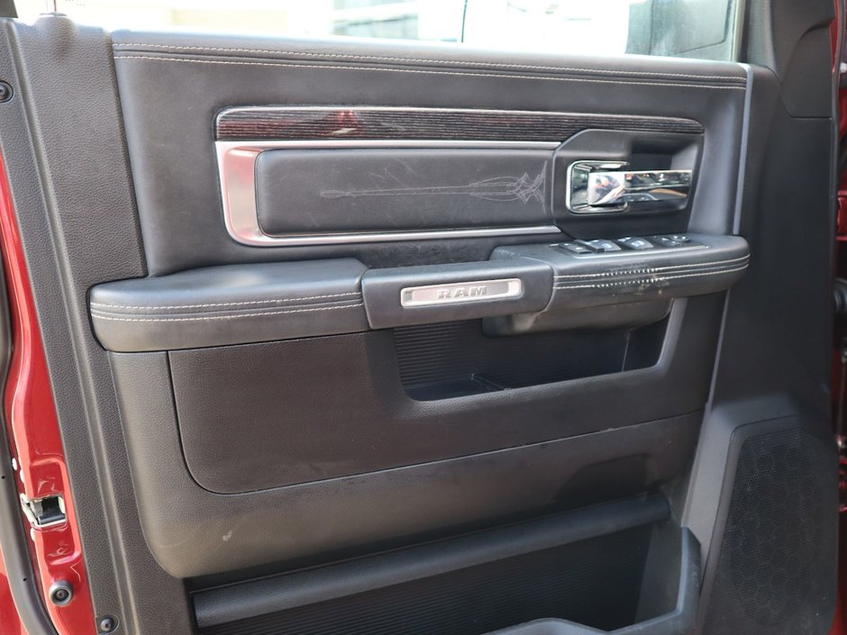 2018 Ram 3500 LIMITED IN RED PEARL EQUIPPED WITH A 6.7L CUMMINS TURBO DIESEL I6 , 4X4 , 6SPD AUTO , RUNNING BOARDS , 5TH WHEEL & GOOSENECK TOW-18