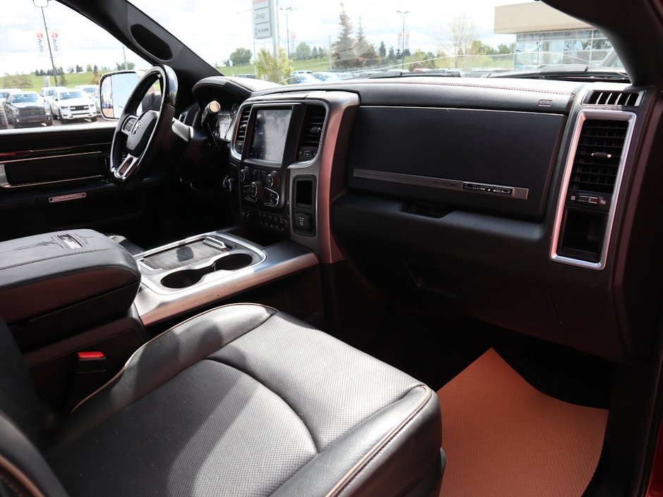 2018 Ram 3500 LIMITED IN RED PEARL EQUIPPED WITH A 6.7L CUMMINS TURBO DIESEL I6 , 4X4 , 6SPD AUTO , RUNNING BOARDS , 5TH WHEEL & GOOSENECK TOW-21