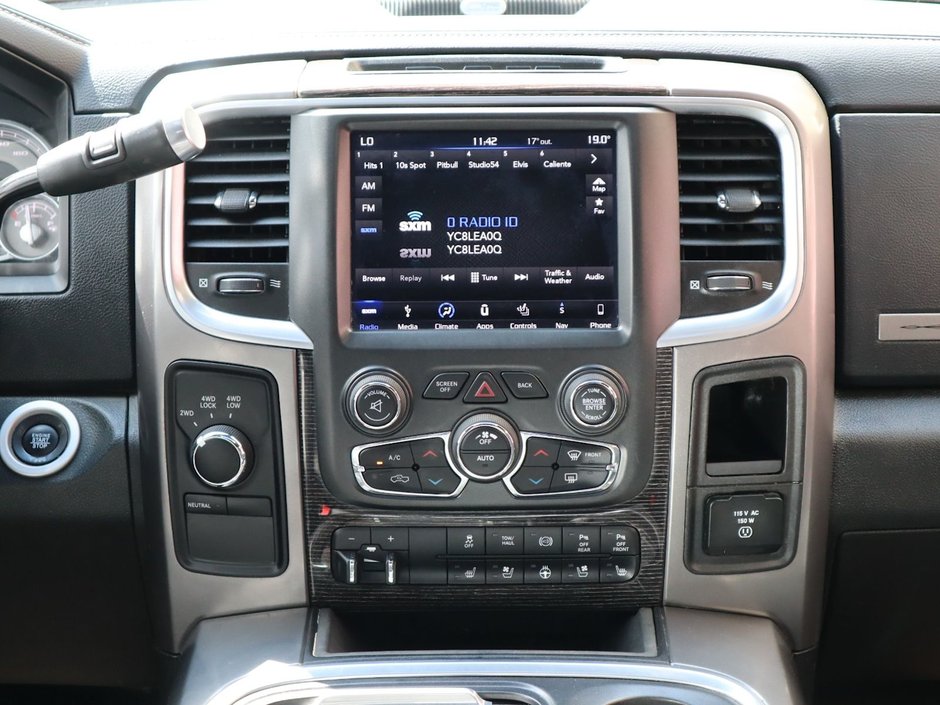 2018 Ram 3500 LIMITED IN RED PEARL EQUIPPED WITH A 6.7L CUMMINS TURBO DIESEL I6 , 4X4 , 6SPD AUTO , RUNNING BOARDS , 5TH WHEEL & GOOSENECK TOW-26