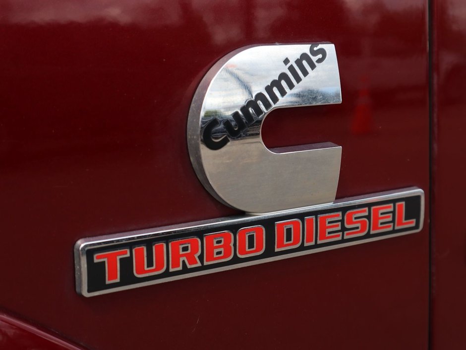 2018 Ram 3500 LIMITED IN RED PEARL EQUIPPED WITH A 6.7L CUMMINS TURBO DIESEL I6 , 4X4 , 6SPD AUTO , RUNNING BOARDS , 5TH WHEEL & GOOSENECK TOW-13