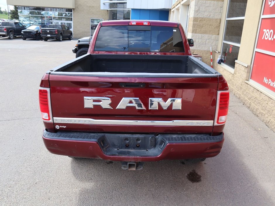 2018 Ram 3500 LIMITED IN RED PEARL EQUIPPED WITH A 6.7L CUMMINS TURBO DIESEL I6 , 4X4 , 6SPD AUTO , RUNNING BOARDS , 5TH WHEEL & GOOSENECK TOW-9