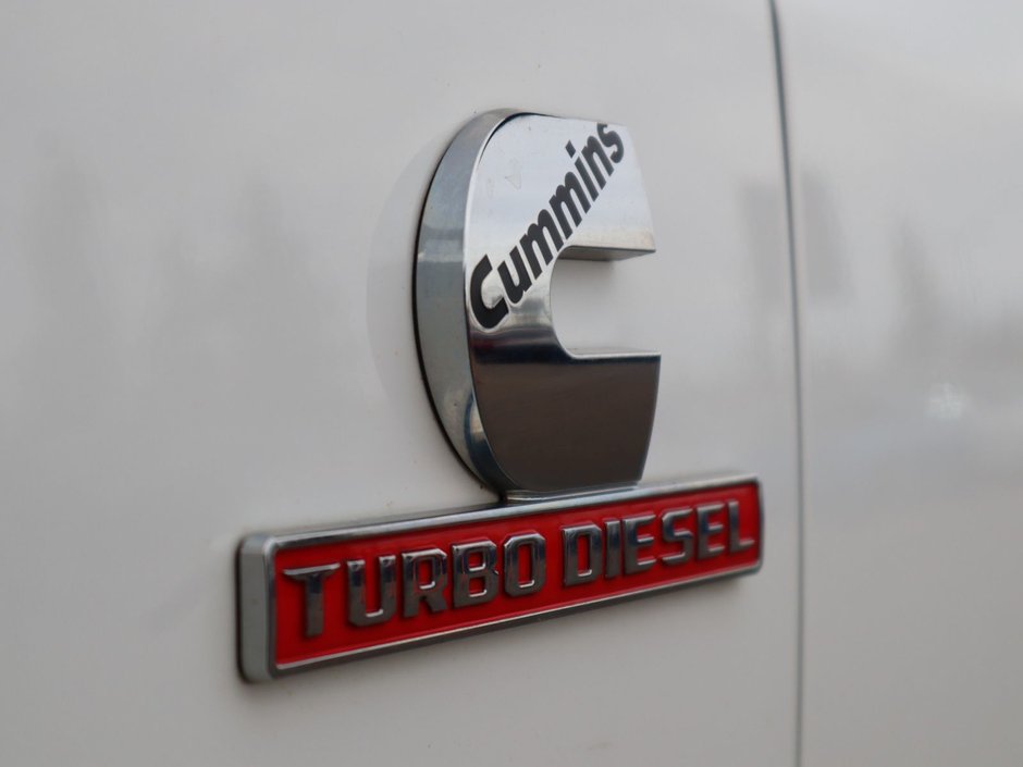 2019 Ram 3500 LARAMIE IN BRIGHT WHITE EQUIPPED WITH A 6.7L HO CUMMINS TURBO DIESEL I6 , 4X4 , 6SPD AISIN HD AUTO , LARAMIE LVL 2 , SPORT APPEA-12