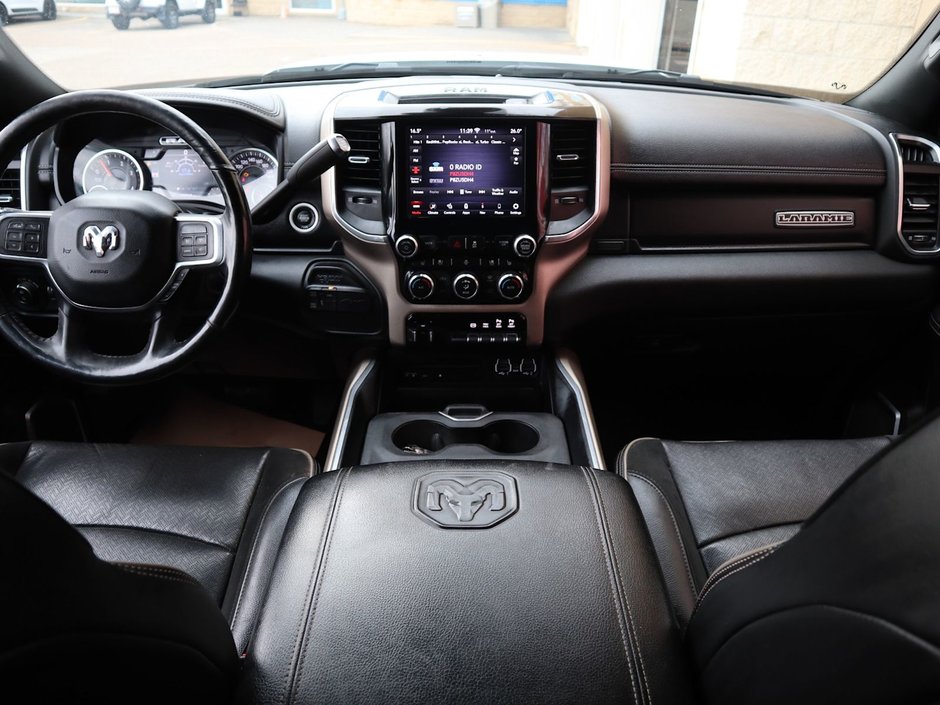 2019 Ram 3500 LARAMIE IN BRIGHT WHITE EQUIPPED WITH A 6.7L HO CUMMINS TURBO DIESEL I6 , 4X4 , 6SPD AISIN HD AUTO , LARAMIE LVL 2 , SPORT APPEA-26