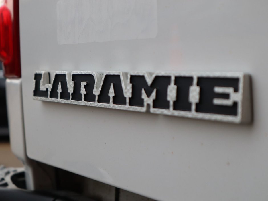 2019 Ram 3500 LARAMIE IN BRIGHT WHITE EQUIPPED WITH A 6.7L HO CUMMINS TURBO DIESEL I6 , 4X4 , 6SPD AISIN HD AUTO , LARAMIE LVL 2 , SPORT APPEA-15