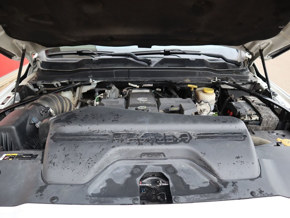 2019 Ram 3500 LARAMIE IN BRIGHT WHITE EQUIPPED WITH A 6.7L HO CUMMINS TURBO DIESEL I6 , 4X4 , 6SPD AISIN HD AUTO , LARAMIE LVL 2 , SPORT APPEA-31