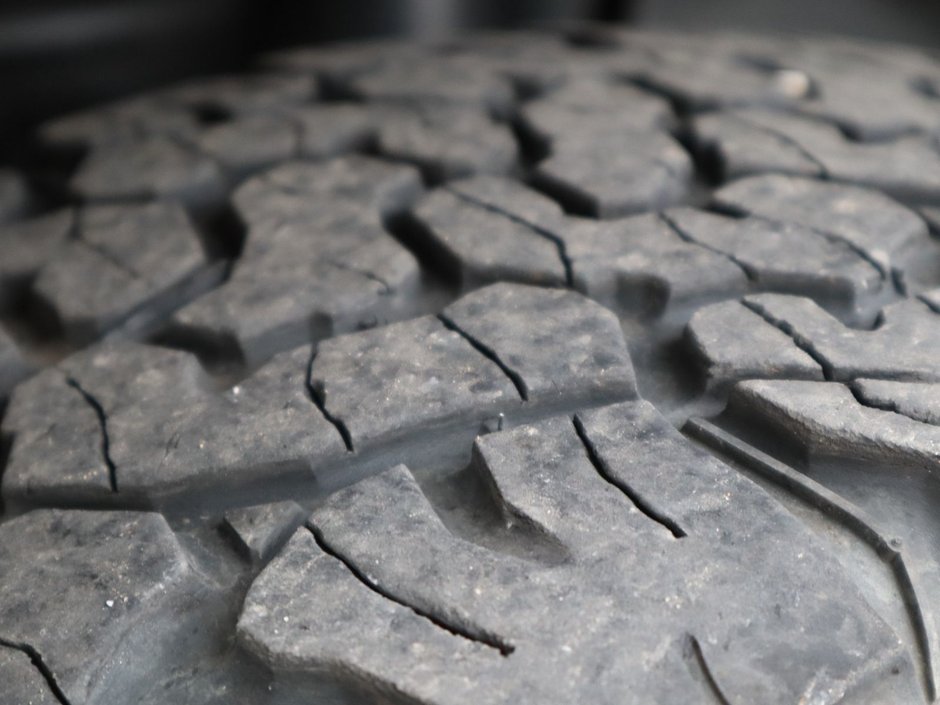 2019 Ram 3500 LARAMIE IN BRIGHT WHITE EQUIPPED WITH A 6.7L HO CUMMINS TURBO DIESEL I6 , 4X4 , 6SPD AISIN HD AUTO , LARAMIE LVL 2 , SPORT APPEA-5