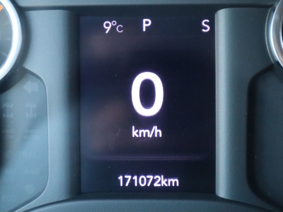 2020 Ram 3500 BIG HORN IN BRIGHT WHITE EQUIPPED WITH A 6.4L HEMI V8 , 4X4 , 8SPD AUTO , 18INCH RIMS , PROTECTION GROUP , PWR DRIVER SEAT , BAC-27