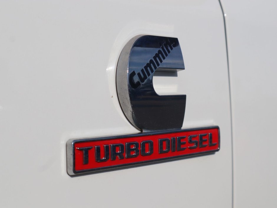 2022 Ram 3500 LONGHORN IN PEARL WHITE EQUIPPED WITH A 6.7L CUMMINS TURBO DIESEL , 4X4 , 6SPD AISIN HD AUTO , ADAPTIVE STEERING , REAR AUTO LVL-12