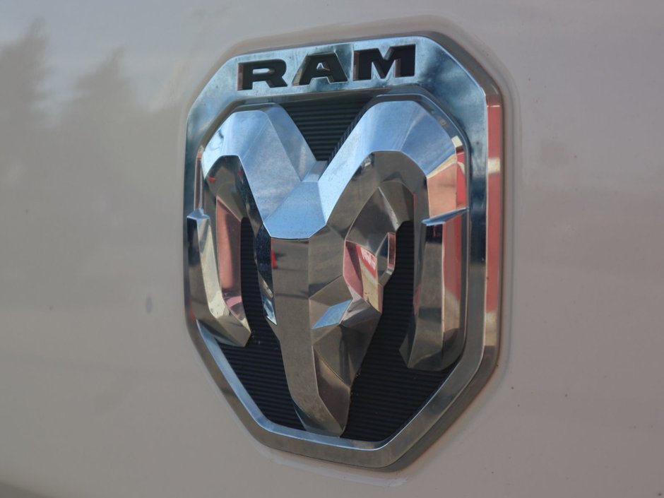 2022 Ram 3500 LONGHORN IN PEARL WHITE EQUIPPED WITH A 6.7L CUMMINS TURBO DIESEL , 4X4 , 6SPD AISIN HD AUTO , ADAPTIVE STEERING , REAR AUTO LVL-15